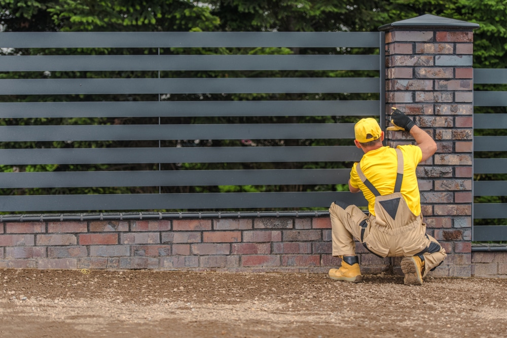 Fence erector